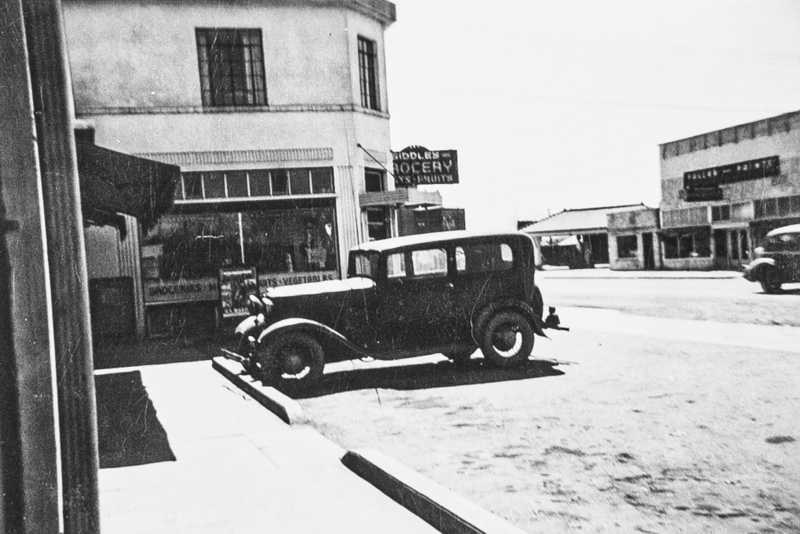 Car outside Biddles grocery store