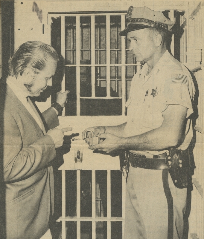 Steve Baker, an escape artist, discusses his September 19th pre-show escape from Meridian City Jail with Chief Gene Hiner