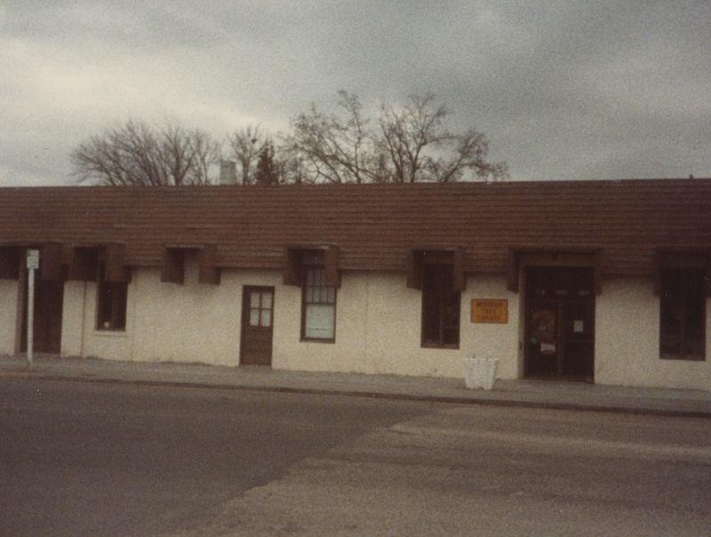 The appearance of the front of the Meridian Library prior to the expansion work. 