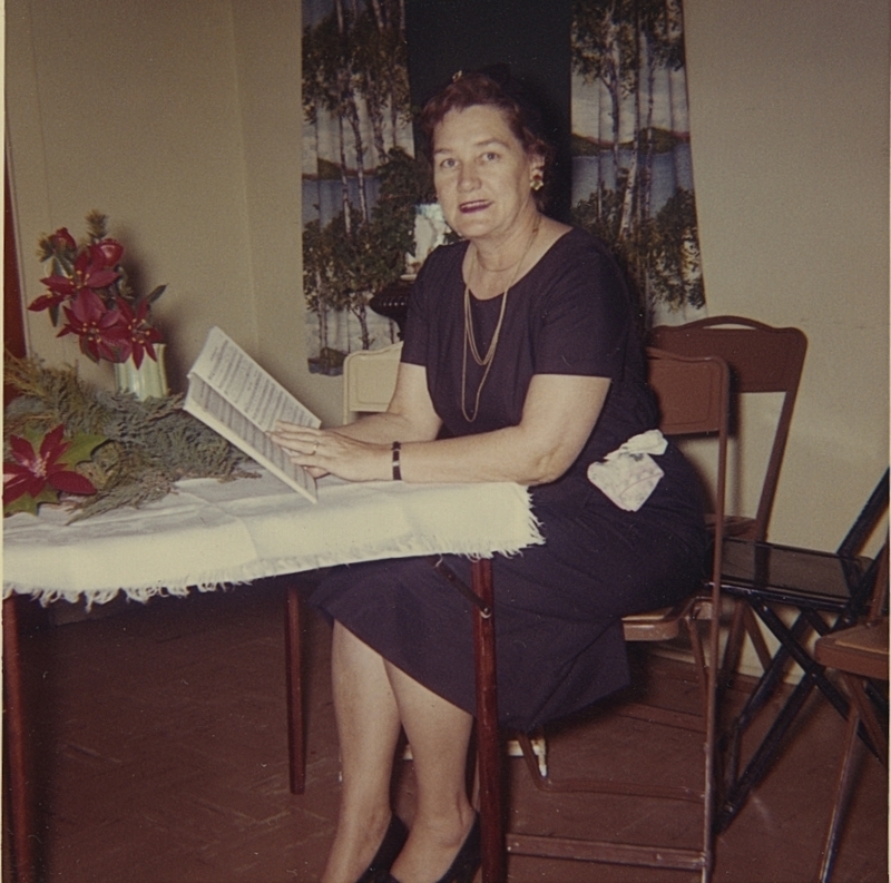 Mrs. Jesse Hedges arranged a "Christmas in Ours and Other Lands" program for December 1962 club meeting