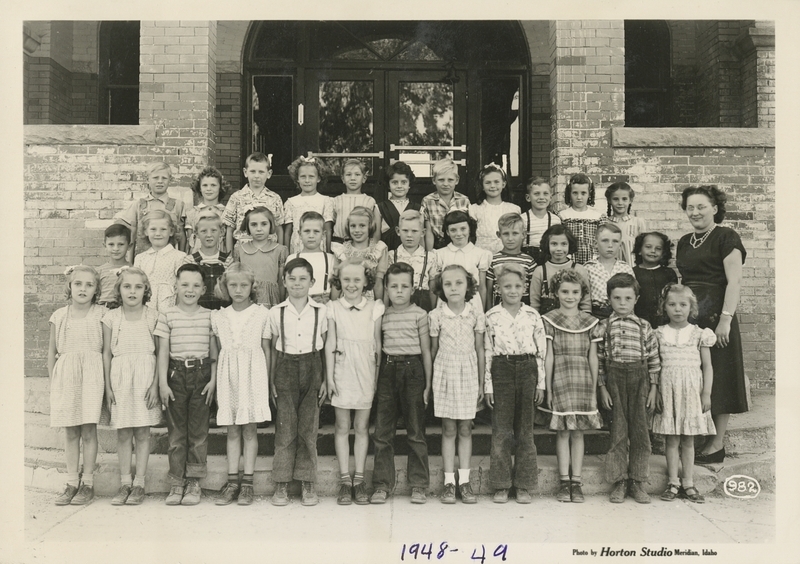 <b>Front Row L-R:</b> Dianne Perry, Darlene Perry, Kenny Knowles, Linda Rexroad, Erlan Venable, Joan Grow, Brenton Alger, Judy Gass, Larry Downer, Linda Eyerley, Richard Moran, Barbara Packard <br><b>Second Row L-R:</b> David Frost, Marlene Jacobsen, Claude Reinhart, Donna Mae Neiffer, Jerry Anderson, Sue Bolen, Bobby DeWaard, Lida Fay Baird, Jay Phillips, Dorothy Higginson, Russell Thomason, Sandra Evans, Mrs. Kusler <br><b> Third Row L-R:</b> Floyd Vander Bos, Patty Wynea, James Rutledge, Barbara Jean Doan, Dale Foreman, Jennie Lotridge, Walter Wickizer, Vern Sheldon, Dale Burgess, Janice Leavitt, Mahala Bryant