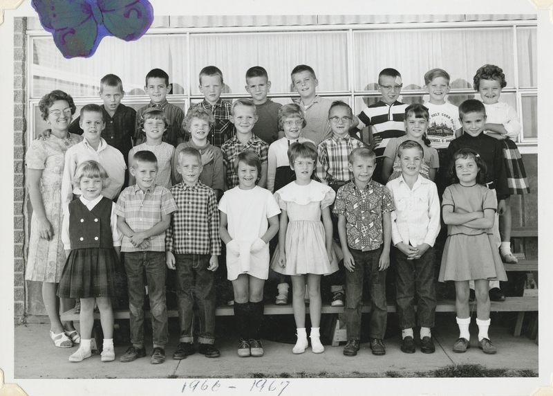 <b>Front Row L-R:</b> Jennifer Moulton, Galen Saxton, Todd Eggers, Sandra Fewkes, Linda Achurra, Randy Riser, Ricky Tuckness, Melody Nelson <br><b>Second Row L-R:</b> Mrs. Kusler, Doug Johnson, Sandra Stuart, Shiela Hiatt, David Klug, Carolyn Raasch, Paul Harrison, Vickie Cole, Rex Stemen <br><b>Third Row L-R:</b> Neal Schanbeck, Brock Barfuss, Dean Brigham, Dale Cope, David Campbell, Chris Conner, Randy Row, Karen Jacomeit <br><b>Not Pictured:</b> Sandi Culver, Jackie Kendell, Tom Tucker, Dean Hubner