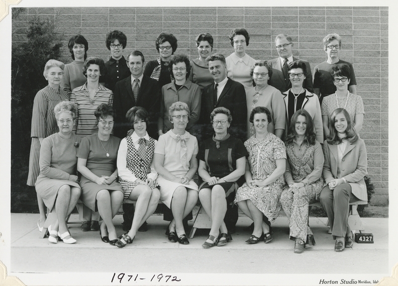 <b>Front Row L-R:</b> Irene Brown, Betty Kusler, Wendy Burbank, Pauline Biggers, Helen Cox, Maureen McFaddan, Doris Sauer, Chris DeSilvia <br><b>Second Row L-R:</b> Hazel Dudgeon, Marie Leonard, Dale Thurston, Barbara Kisinger, Quincy Fodge, Frances Ellis, Elizabeth Coryell, Jeanette Ward <br><b>Third Row L-R:</b> Judi Taylor, Gloria Griffin, Jean Smart(Sec.) Janice Richards, Helen Bryce, Obed Dahl (Principal), Leona McKague <br><b>Not Pictured:</b> Esther Douglas, Beverly Fricki