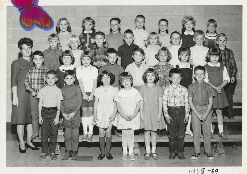 <b>Front Row L-R:</b> John Berg, Daren Inman, Shannon Hiatt, Laurie Barr, Verlee Rice, Michael VanSell, Steven Hihath <br><b>Second Row L-R:</b> Mrs. Kusler, Rex Wilhite, Susie Wilder, Cindy Jo Pressley, Troy Larson, Rusty Gould, Carol Pack, Colleen Rundle, Charlotte Day <br><b>Third Row L-R:</b> Tracy Sheldon, Christi Kotschwar, Jerald Johnston, Marty Roberts, Debra Potts, Charles Wilson, Mick Trask, Steven Rogers <br><b>Fourth Row L-R:</b> Gloria Hoyle, Debbie Page, Rick Tetik, Ricky Cope, Jeff Jester, Cheryl Stone, Jeannie Pinkston 