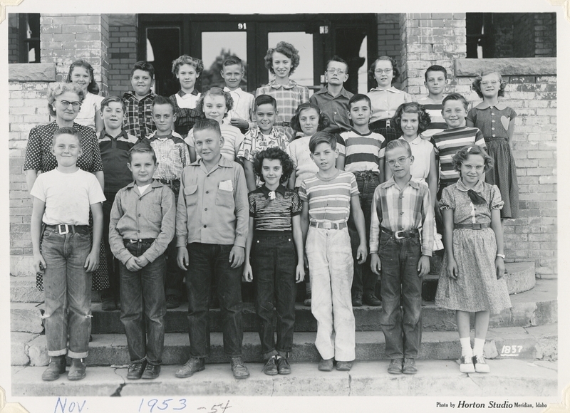 <b>Front Row L-R:</b> Warren Kowallis, Ralph Grigg, Jack Hill, Patsy Cross, Earl Reed, Robert Flake, Sharon Bowden <br><b>Second Row L-R:</b> Bobby McCarthy, Jimmy Gentry, Shirley Reyburn, Dennis Scarbaugh, Joyce Vincent, Arthur Puderbaugh, Judie Cummings, Virgil Reinhart <br><b>Third Row L-R:</b> Vicki Dopieralski, Troy Perkins, Patricia Raynor, Jerry Parker, Kathryn Ellis, Bill VanSlyke, Diana Ewing, Lowell Rowley, Julia Moran <br><b>Not Pictured:</b> Charles Hooten, David Delson, Betty Snider