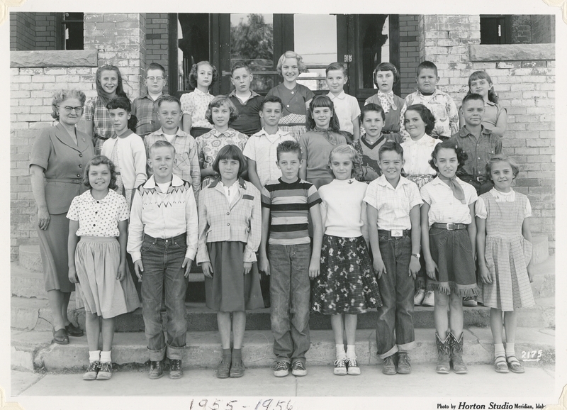 <b>Front Row L-R:</b> Juanita Wiley, Wayne Henry, Mary Louise Owsley, Michael Endicott, Anne Ewart, Kermit Scarborough, Lynne Lacy, Kay Erikson <br><b>Second Row L-R:</b> Mrs. Truatman, Margie Brunn, Joe Bales, Vickie Welker, John Davis, Barbara Pack, Delbert Goehring, Helen Nortman, Roger Zabel <br><b>Third Row L-R:</b> Dianna Keller, John Holdiman, Amelia Braddock, Jack Hartwell, Judith Cooper, Richard Anderson, Betsy Harrah, Lonnie Grigg, Kathie Transtram