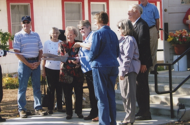 Left to Right: unidentified, Lila Hill, Betty Kusler, Dr. Linda Clark, Gwen Alger, Teri Sackman, and Terry Smith; September 26, 2008